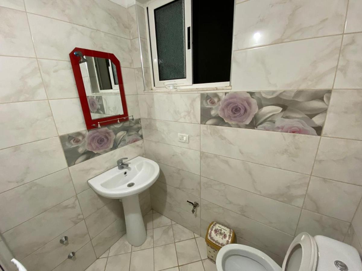 Guest House Lionel Durres Exterior photo
