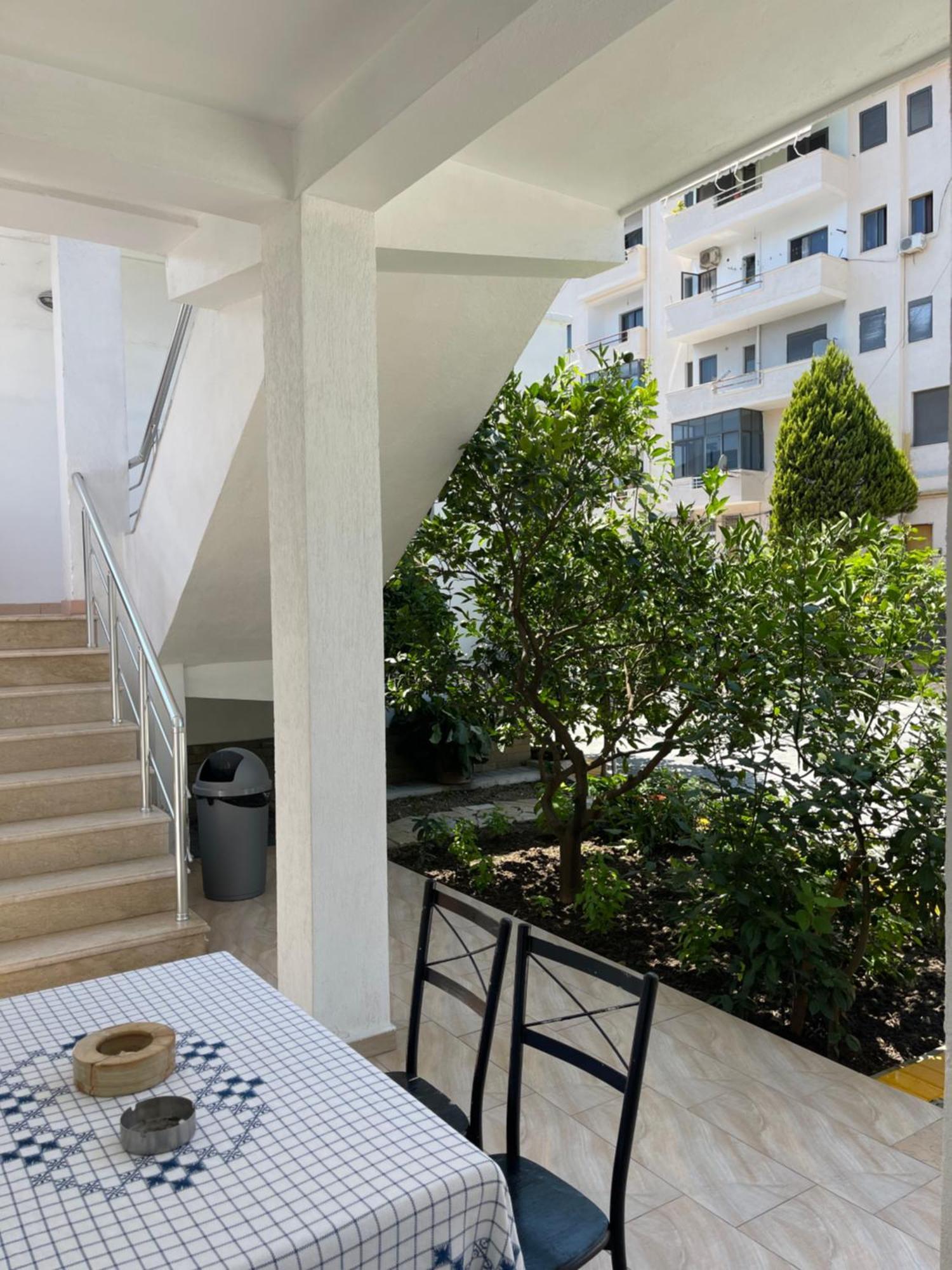 Guest House Lionel Durres Exterior photo