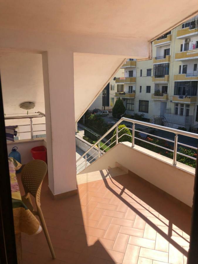 Guest House Lionel Durres Exterior photo